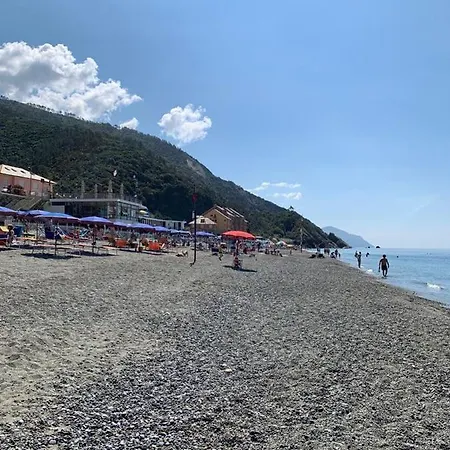 Casa 200 Dalla Spiaggia Apartment Genoa